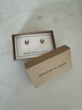 NIB Upper Metal Class Horseshoe Stud Earrings